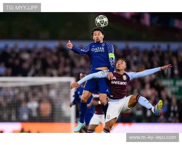 巴黎圣日耳曼前场站位层次分明