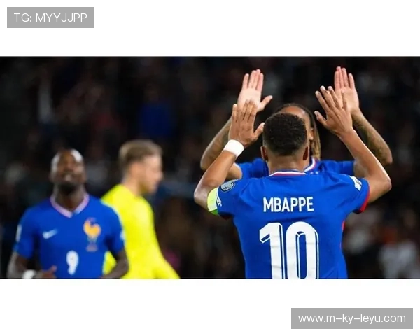 姆巴佩反击中助攻队友轻松收割进球